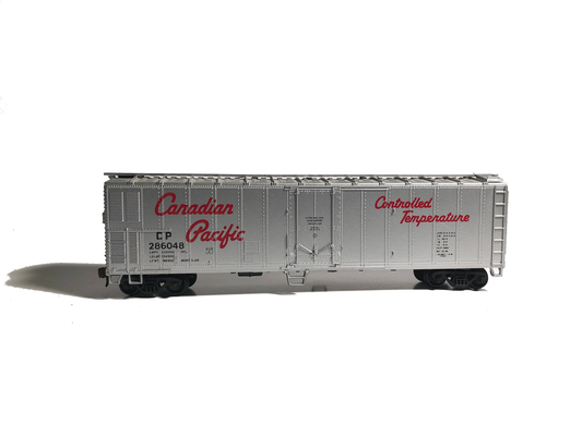 Canadian Pacific 286048 HO Gauge Silver Refrigerated Box Car