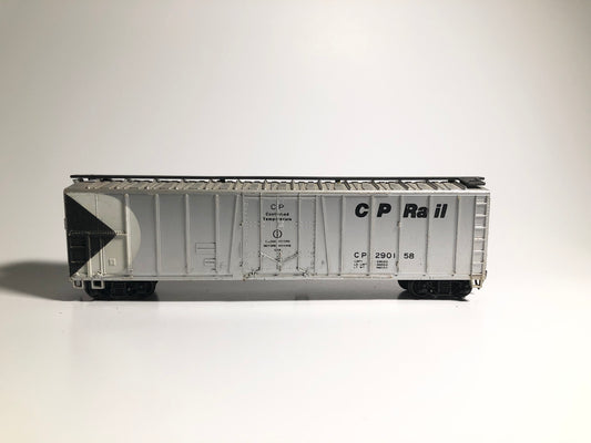 Canadian Pacific 290158 HO Gauge Silver Box Car